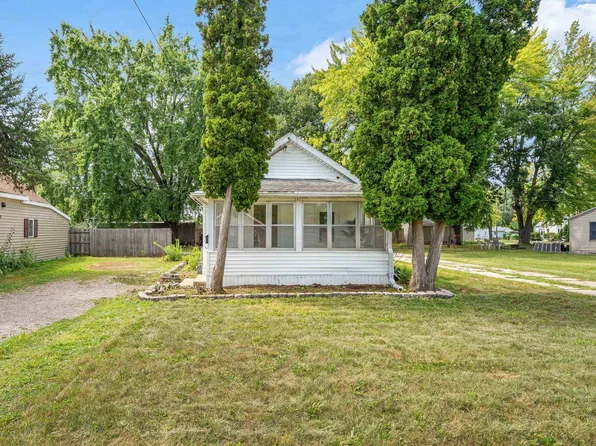 1837 Plymouth St, Oshkosh, WI 54901
