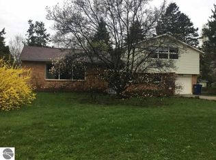 635 Sheridan Rd, Traverse City, MI 49686