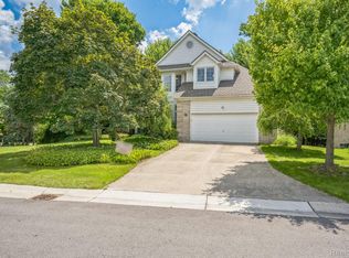 38049 Lantern Hill Ct, Farmington Hills, MI 48331