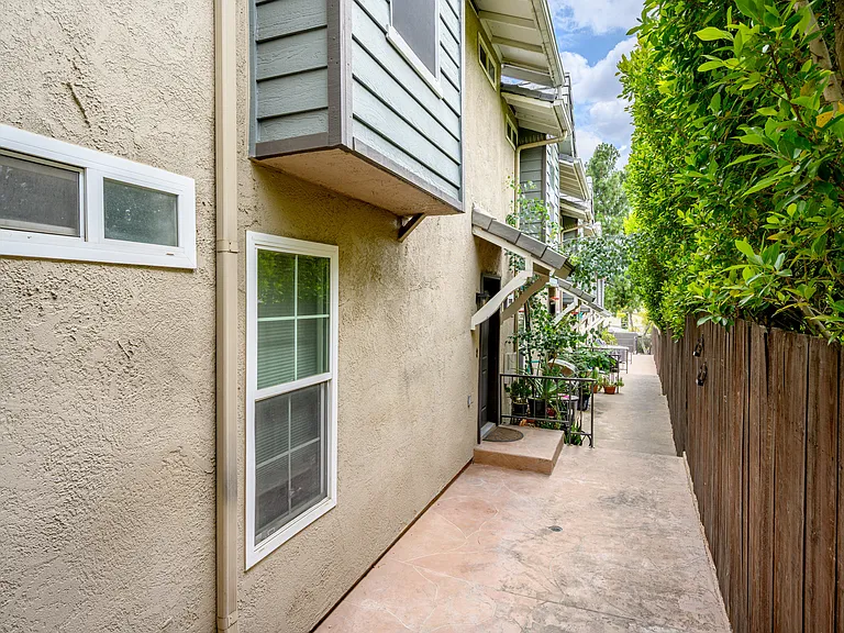 2359 Mira Vista Ave #F — Photo 20