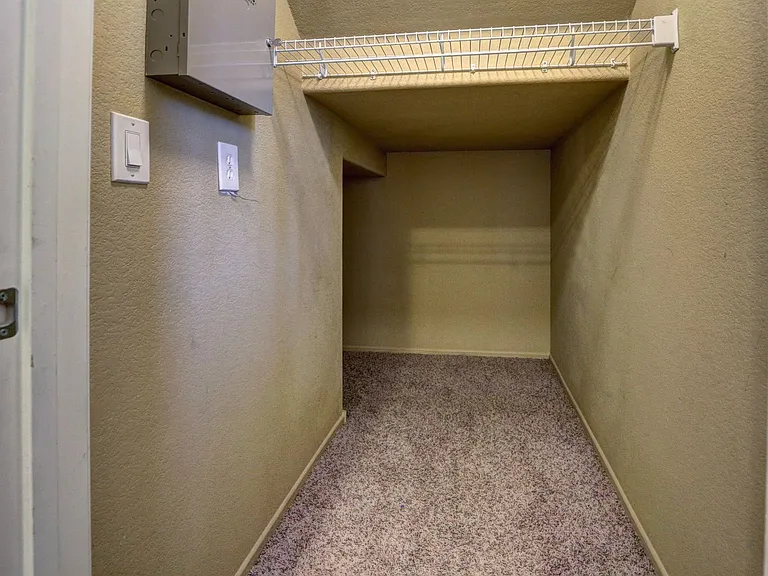 715 Shadwell St — Photo 21