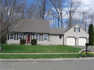61 Chatham Dr, Manchester, CT 06042