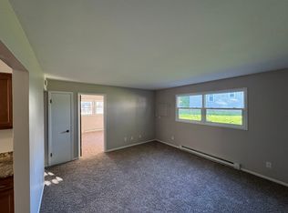 316 S 2nd St APT A, Dekalb, IL 60115