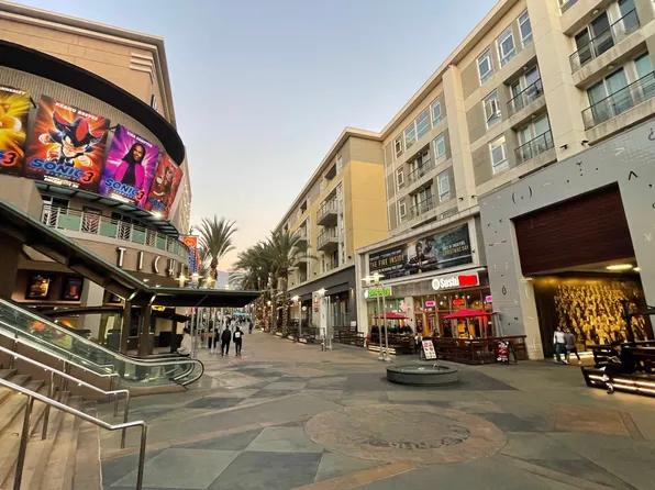 250 N 1st St, Burbank, CA 91502