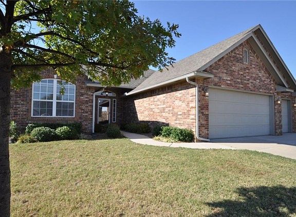 3rd image of 2905 Christina Ct