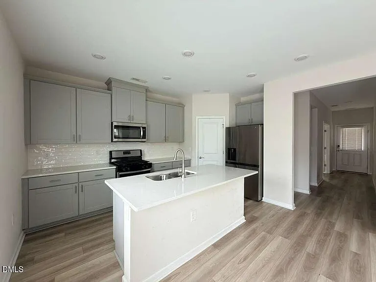 7142 Stratified Ct — Photo 6