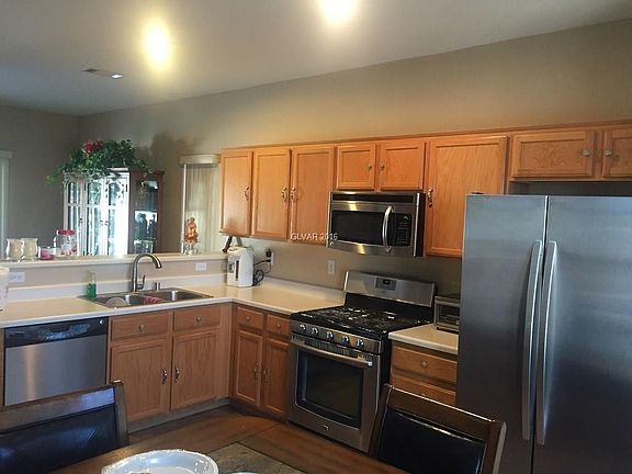 3rd image of 617 E La Madre Way