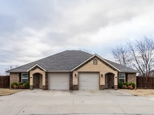 861/863 Meadowlands Dr, Centerton, AR 72719