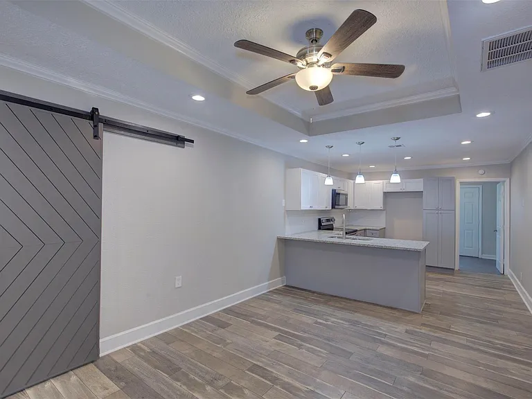 4220 Delhi St — Photo 7