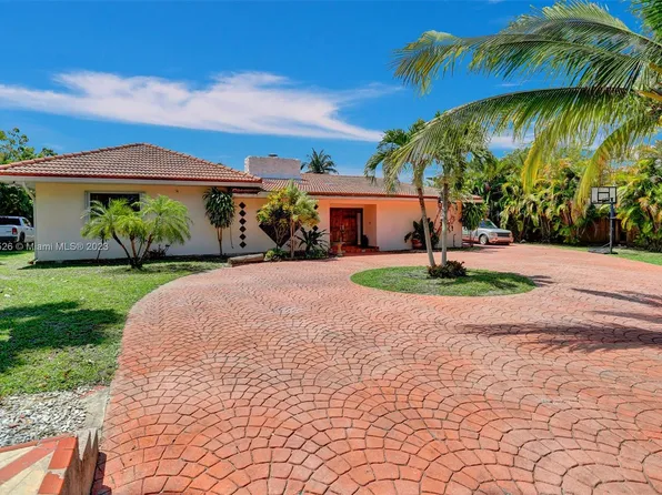 36 NW 154th St, Miami, FL 33169