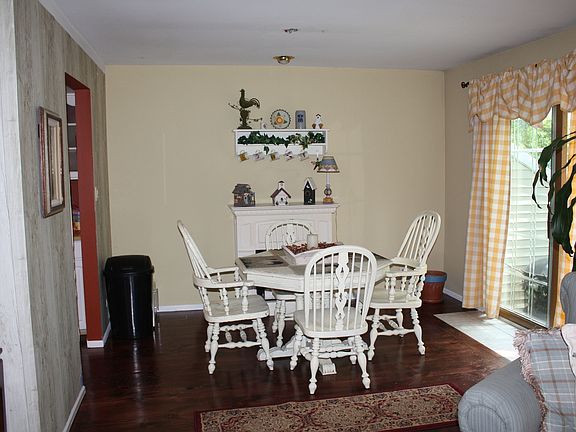 4th image of 820 Banyan Dr