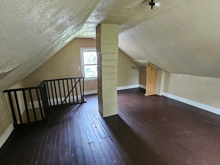 257 Wasaon St — Photo 6