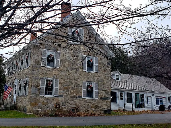166 North St, Chester, VT 05143