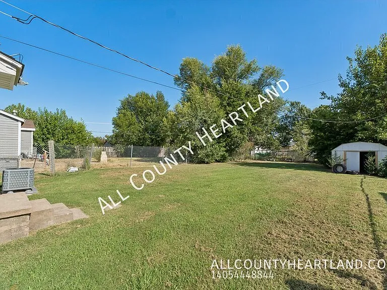 912 SW 48th St — Photo 9