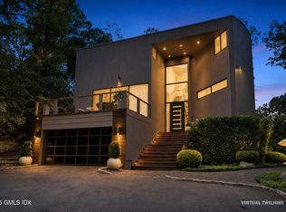 210 Red Fox Rd, Stamford, CT 06903