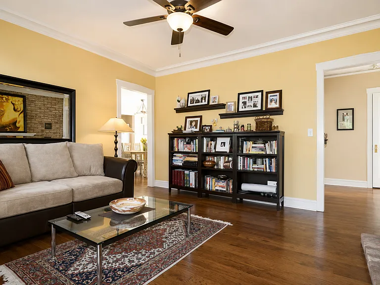 751 W Brompton Ave #2E — Photo 6
