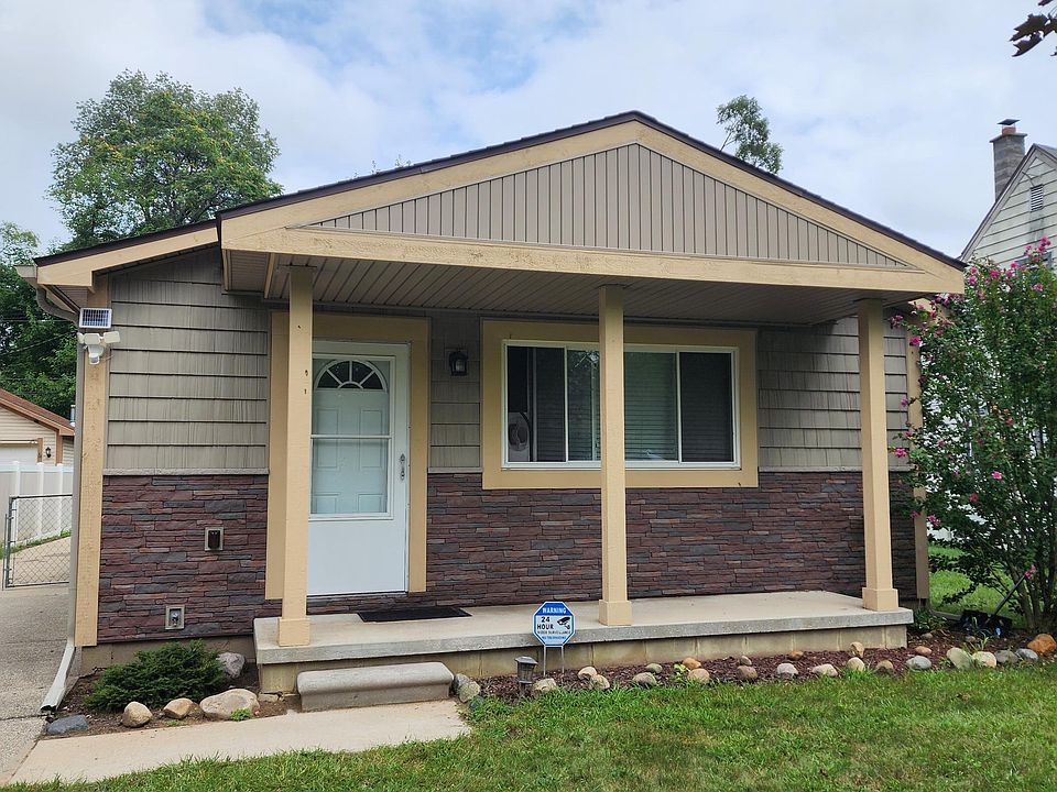1st image of 21120 Negaunee St