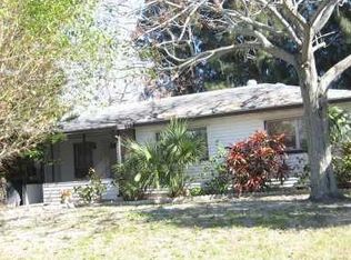 6207 Columbia Dr, Bradenton, FL 34207