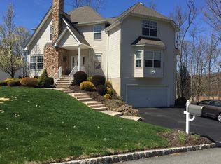 2 Butternut Ct, Hackettstown, NJ 07840