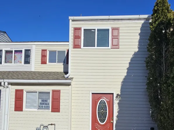 15 Plover Cir, Newark, DE 19702