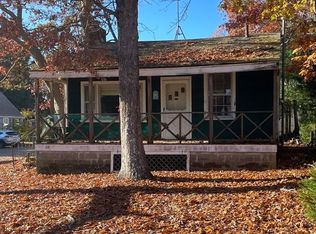 28 Parkwood Dr, Wareham, MA 02571