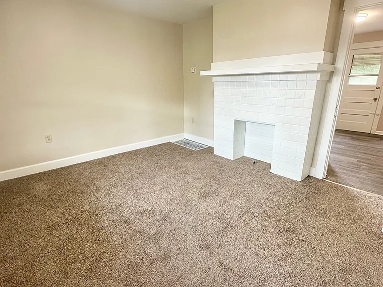 7321 Somerset St — Photo 8
