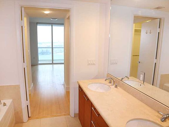 5th image of 50 Biscayne Blvd APT 3210
