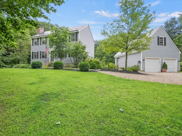 5 Ashley St, Pepperell, MA 01463