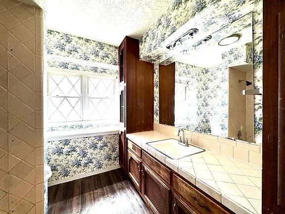 5th image of 2613 Cutler Ave NE
