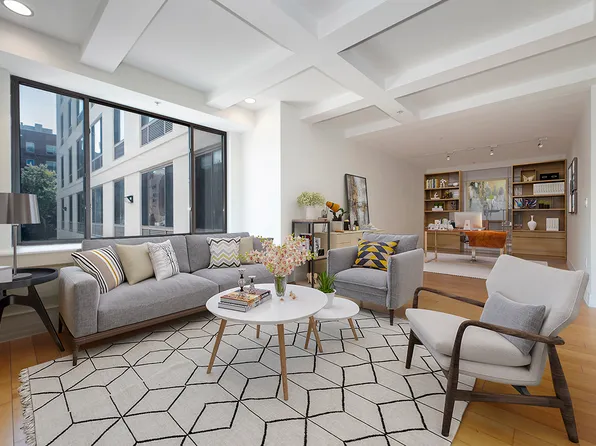 64-05 Yellowstone Boulevard image 3 of 14