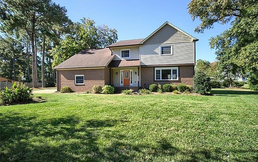 1st image of 7 Nicks Landing Cir