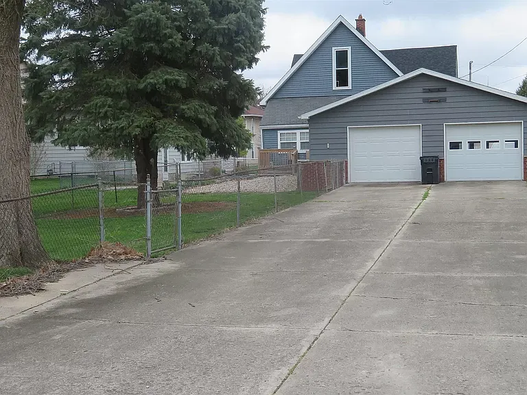 829 S Washington St — Photo 2