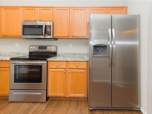 5th image of 4000 River Breeze Cir