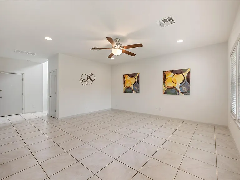 1116 La Conterra Blvd — Photo 15