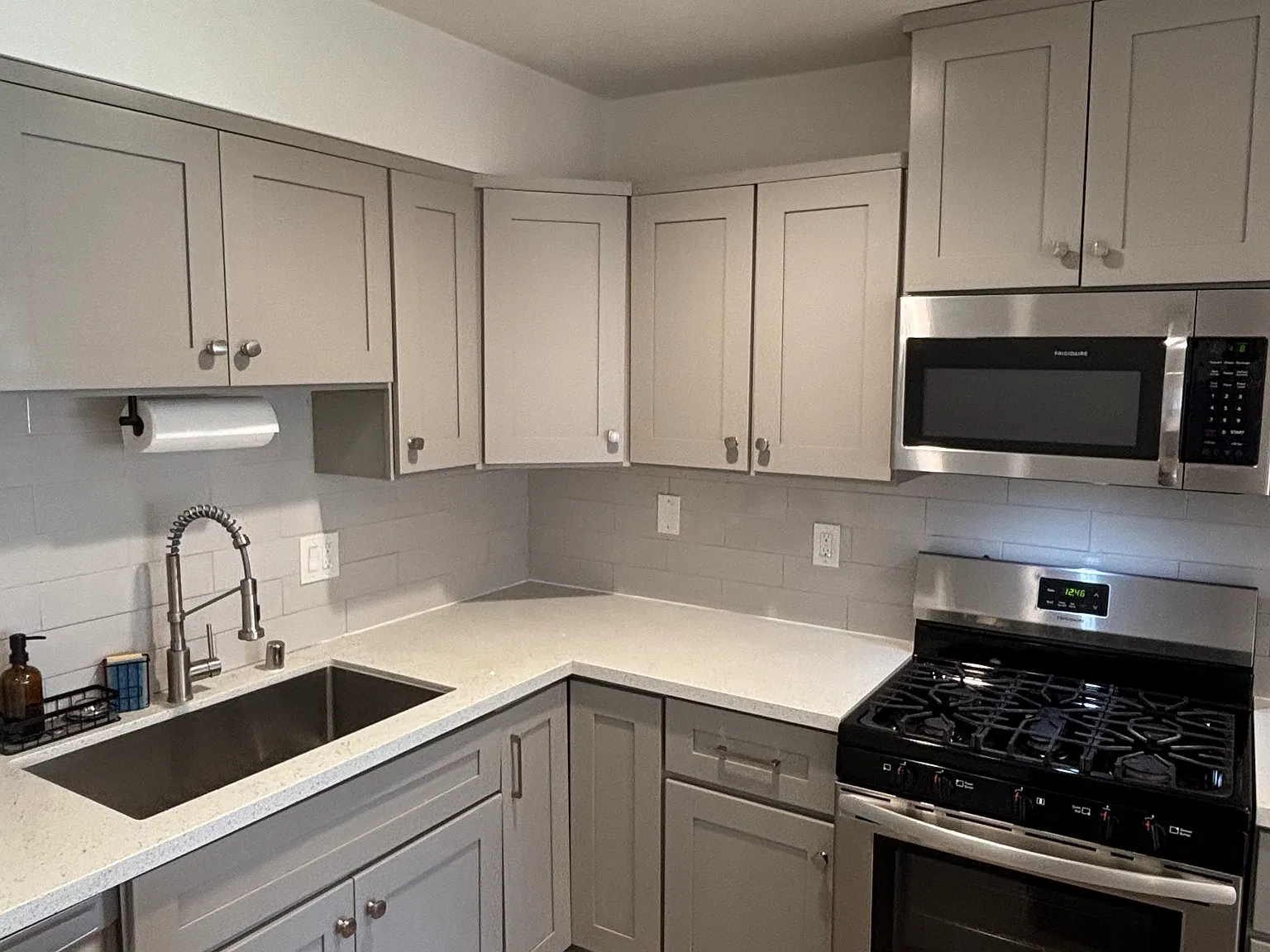 2 bed, 1180 sqft, $3,450 — Photo 3
