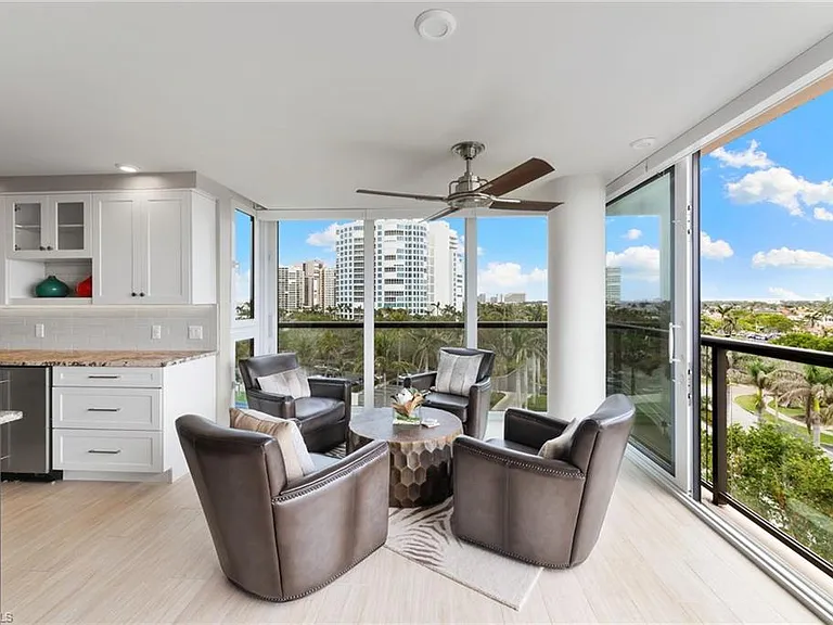 4031 Gulf Shore Blvd N #7D — Photo 36