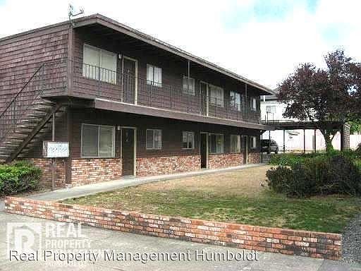 2nd image of 1033 B St APT D
