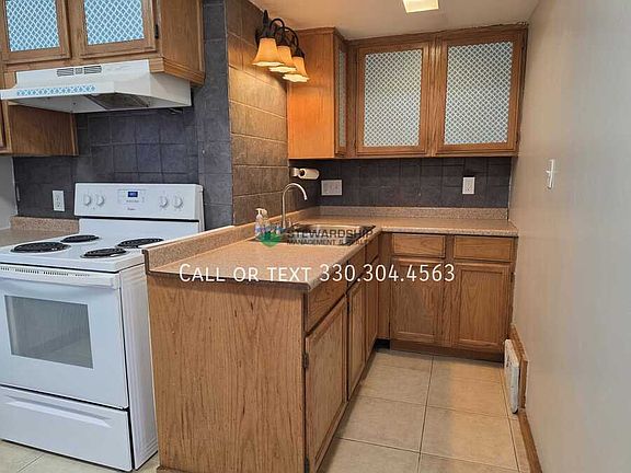5th image of 1014 Berwin St