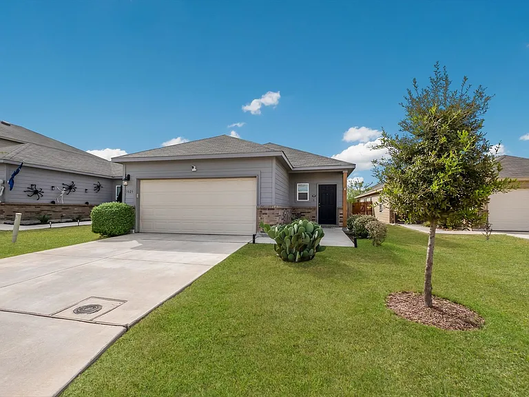 3023 Laguna Clfs — Photo 3