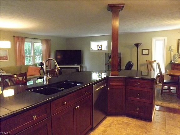 4th image of 4853 S Park Dr