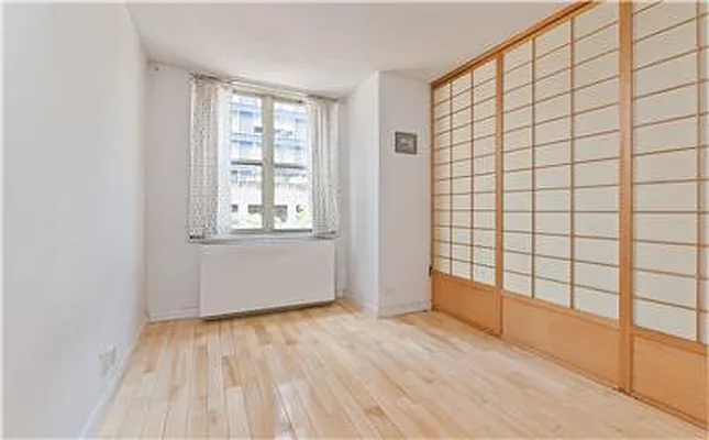 Sold by NextStopNY | media 9