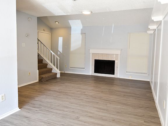 2nd image of 4908 Oak Blf