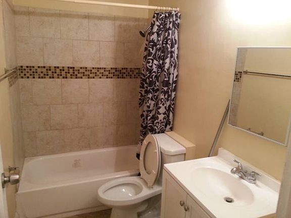 Bath with Acent Tiles