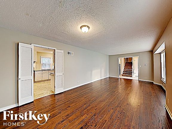 2nd image of 8723 Mackey St