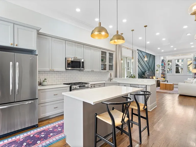 2453 N Richmond St — Photo 10