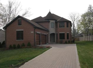 613 Greendale Rd, Glenview, IL 60025