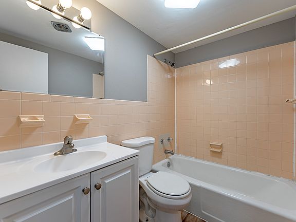 5th image of 1609 E State St #11419019