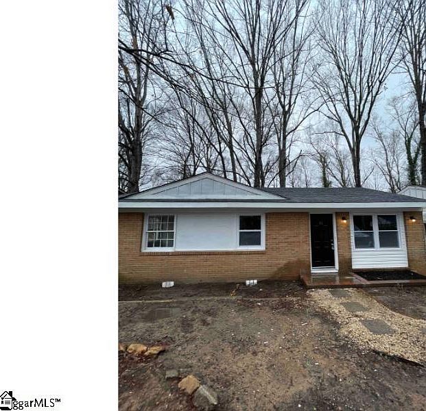 1st image of 31 Lynwood Dr