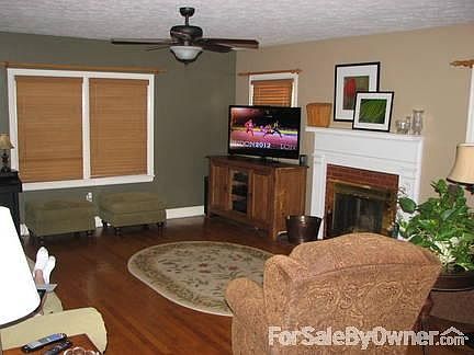 Family Room (view from kitchen)
						:
						Revised open floor plan! Gorgeous hard wood floors