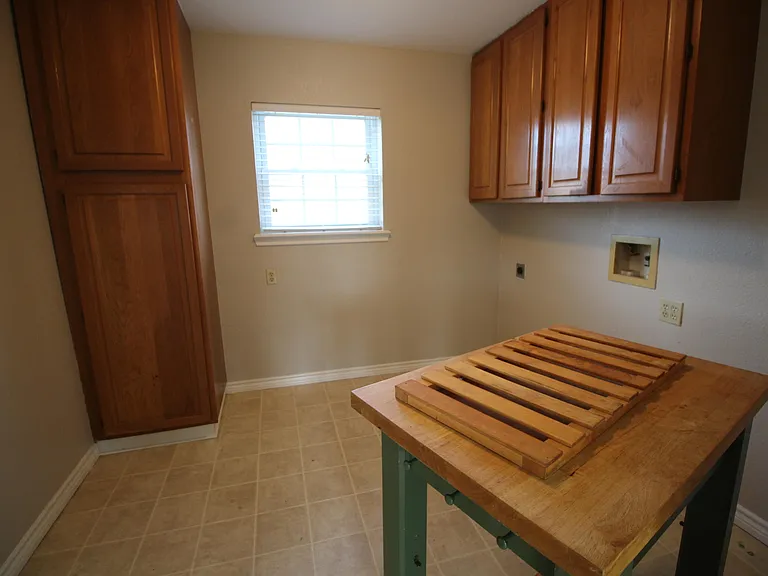 7731 FM 857 — Photo 14